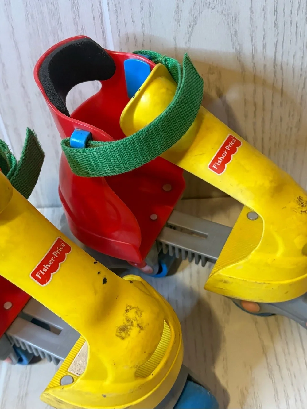 Vintage 1984 Fisher Price 1-2-3 Grow With Me Roller Skates Blades Adjustable